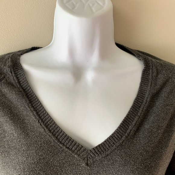 GAP grey cotton V-neck size M - Picture 3 of 13